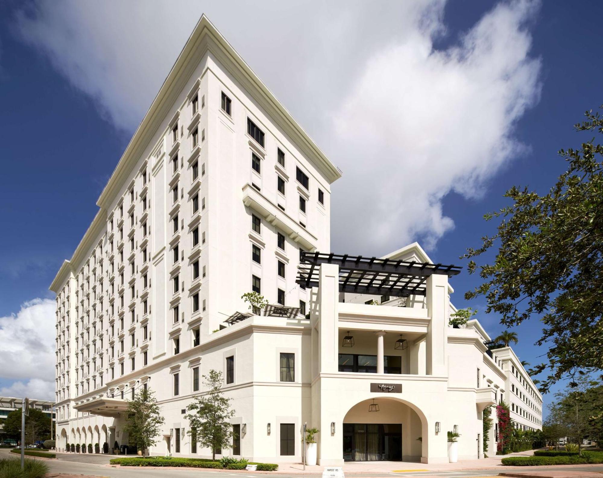 Thesis Hotel Miami Coral Gables, Curio Collection By Hilton Екстериор снимка